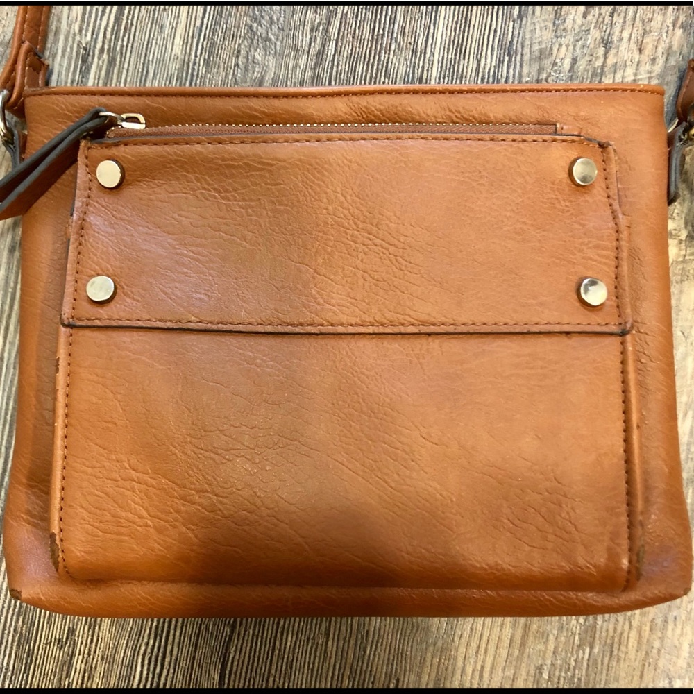 Enzo Angiolini cross body purse